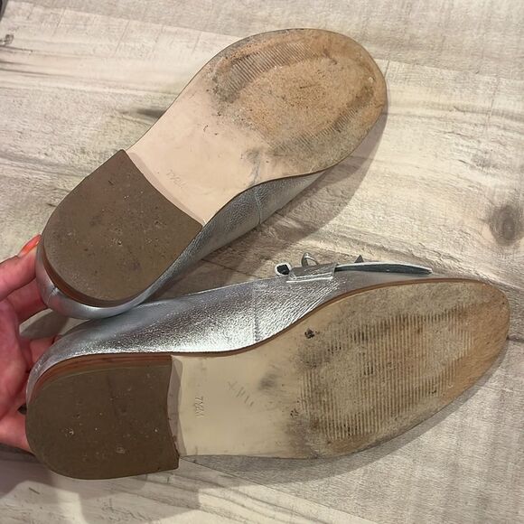 Talbots Leighton Kiltie loafers - pebbled silver leather tassel size 7.5 - Picture 7 of 10